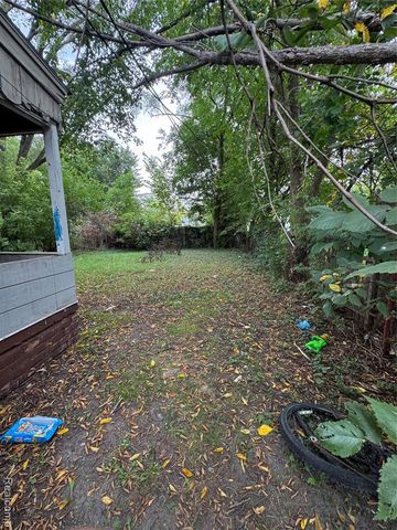 19190 Gilchrist Street, Detroit, MI 48235
