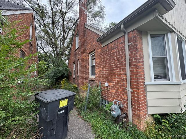19190 Gilchrist Street, Detroit, MI 48235