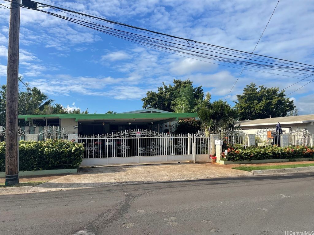 1328 Anapa Street, Honolulu, HI 96818