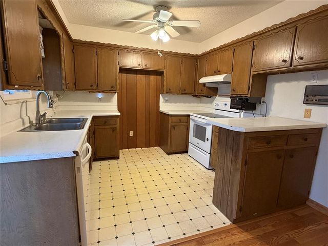 8500 N Richland Road, Yukon, OK 73099