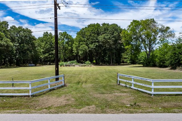 212 E Will White Road, Tool, TX 75143