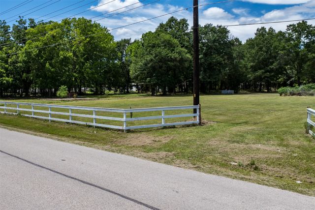 212 E Will White Road, Tool, TX 75143