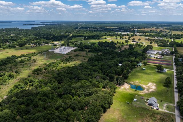 212 E Will White Road, Tool, TX 75143