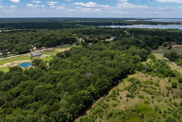 212 E Will White Road, Tool, TX 75143