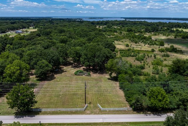 212 E Will White Road, Tool, TX 75143