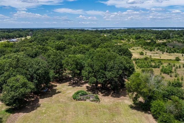 212 E Will White Road, Tool, TX 75143