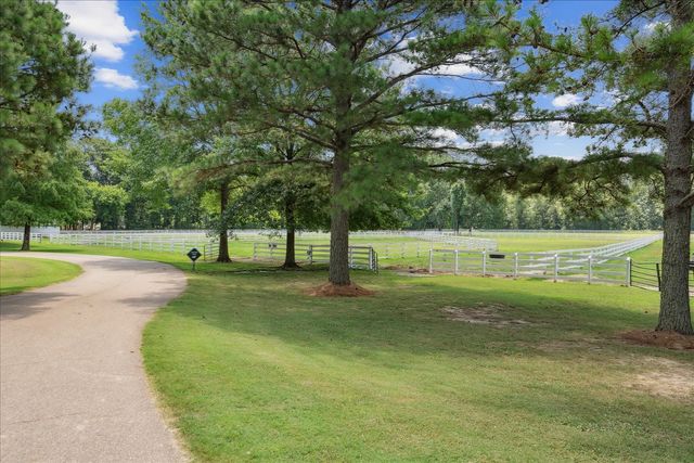 450 Reid Hooker, N, Eads, TN 38028