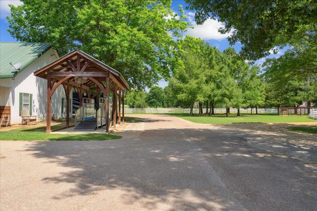 450 Reid Hooker, N, Eads, TN 38028