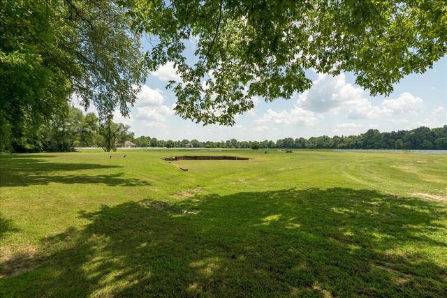 450 Reid Hooker, N, Eads, TN 38028