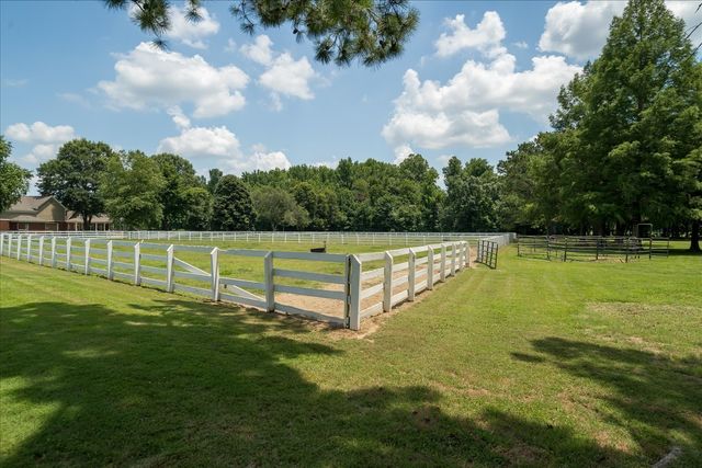 450 Reid Hooker, N, Eads, TN 38028