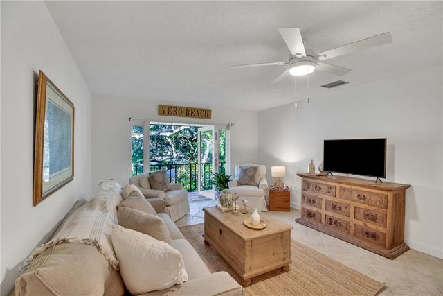 800 Coquina Lane 202, Vero Beach, FL 32963