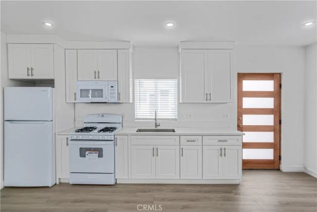 162 W 65th Street, Los Angeles, CA 90003