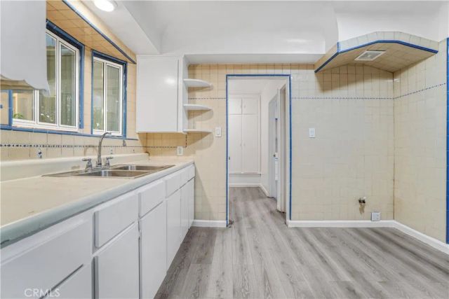 162 W 65th Street, Los Angeles, CA 90003