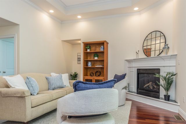 75 Olde Bridge Lane, Epping, NH 03042