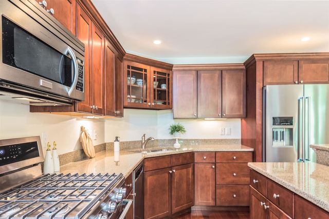 75 Olde Bridge Lane, Epping, NH 03042