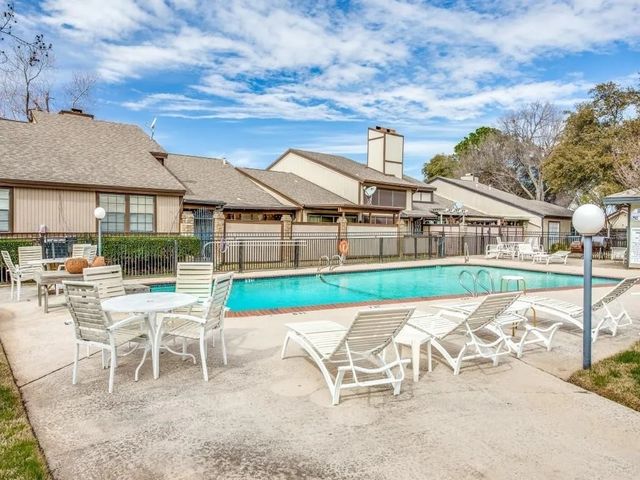 5604 Oak View Drive, Fort Worth, TX 76112