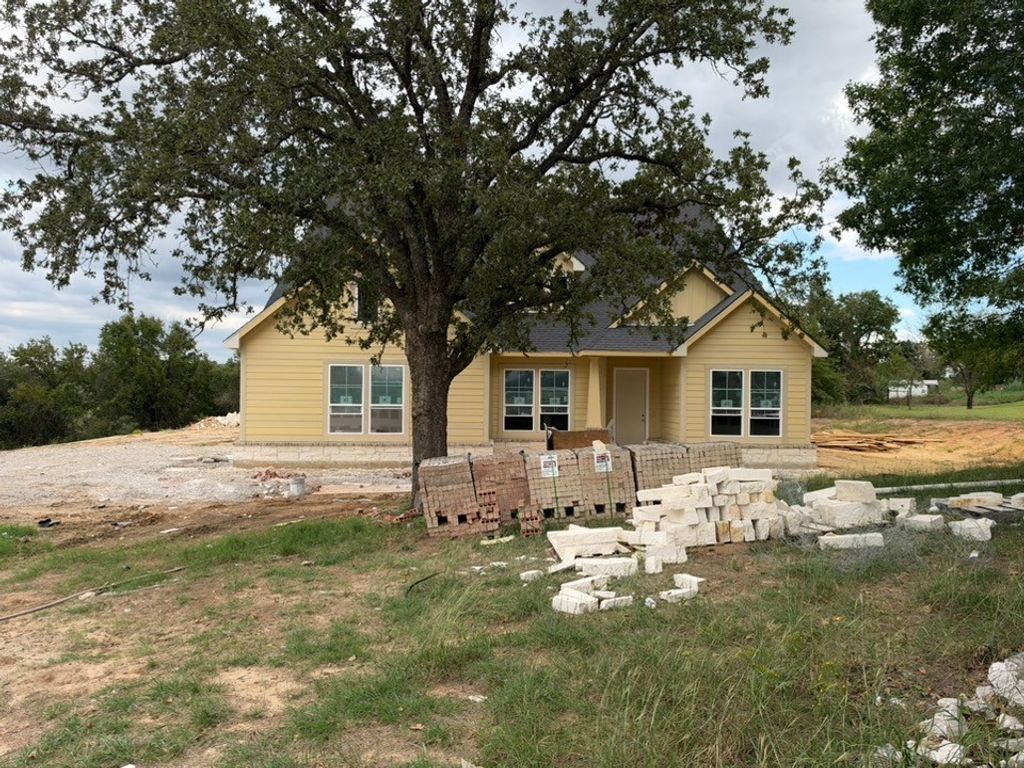 124 Oak Grove Way, Springtown, TX 76082 — exterior