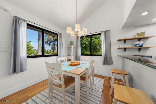 984 Greenwood CT S, Sanibel, FL 33957