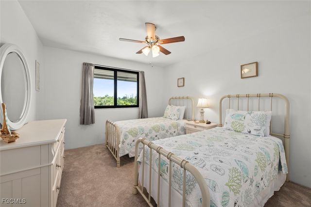 984 Greenwood CT S, Sanibel, FL 33957