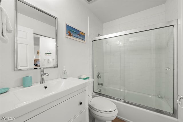 984 Greenwood CT S, Sanibel, FL 33957