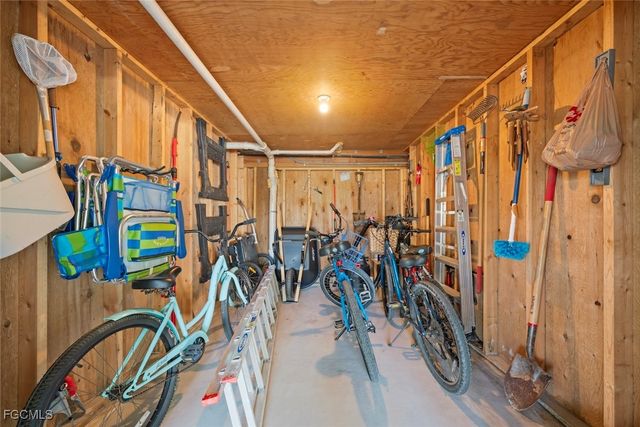 984 Greenwood CT S, Sanibel, FL 33957