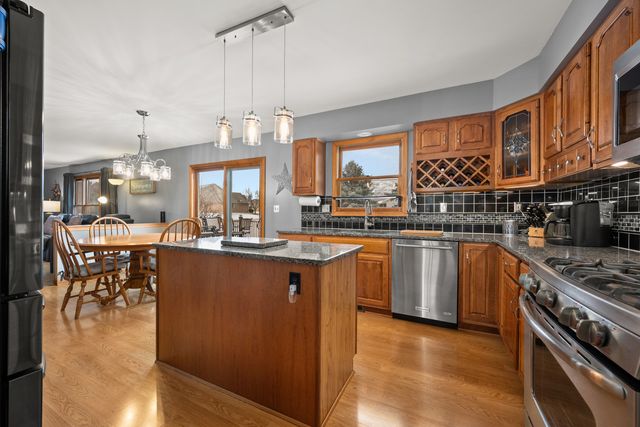 1122 Yorkshire Drive S, Sycamore, IL 60178