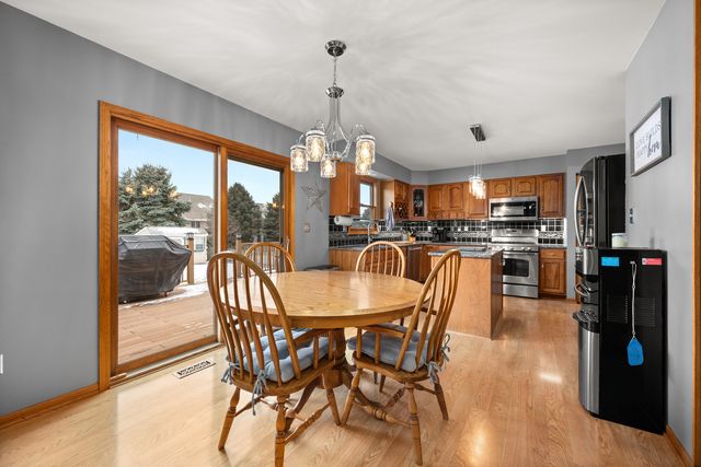 1122 Yorkshire Drive S, Sycamore, IL 60178