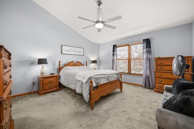 1122 Yorkshire Drive S, Sycamore, IL 60178