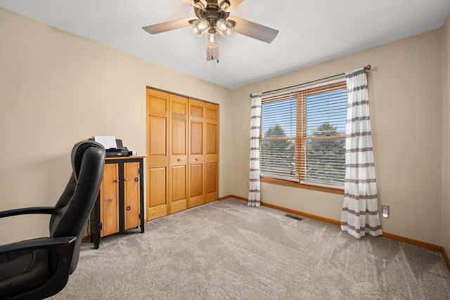 1122 Yorkshire Drive S, Sycamore, IL 60178