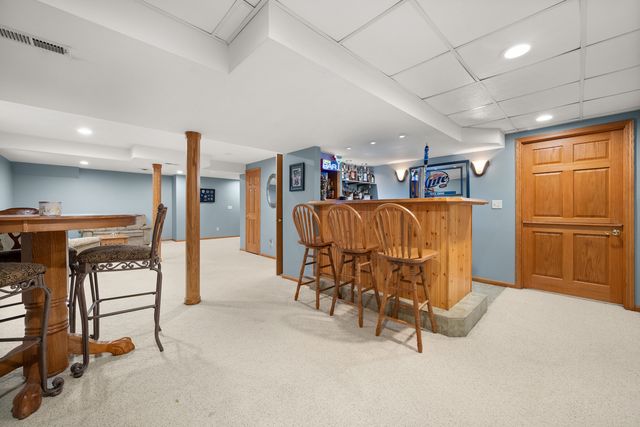 1122 Yorkshire Drive S, Sycamore, IL 60178