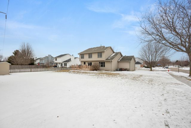 1122 Yorkshire Drive S, Sycamore, IL 60178
