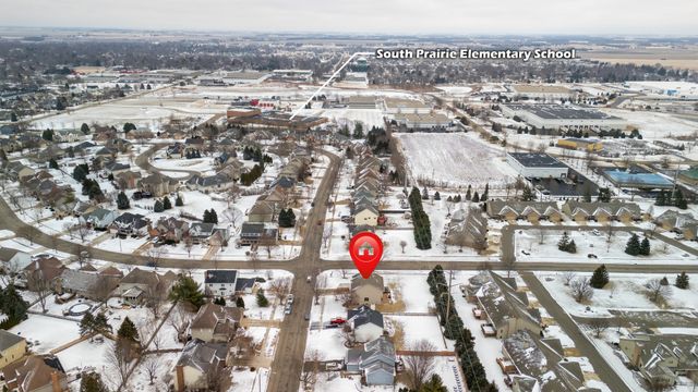 1122 Yorkshire Drive S, Sycamore, IL 60178