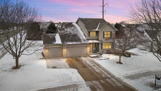1122 Yorkshire Drive S, Sycamore, IL 60178