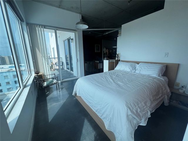 10 SW South River Dr 812, Miami, FL 33130