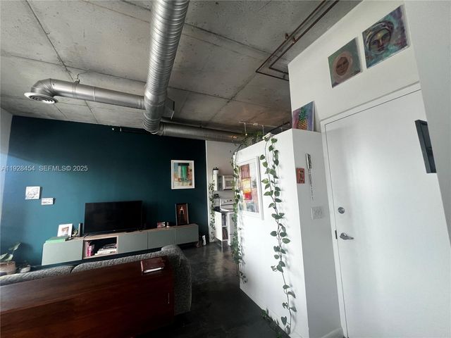 10 SW South River Dr 812, Miami, FL 33130