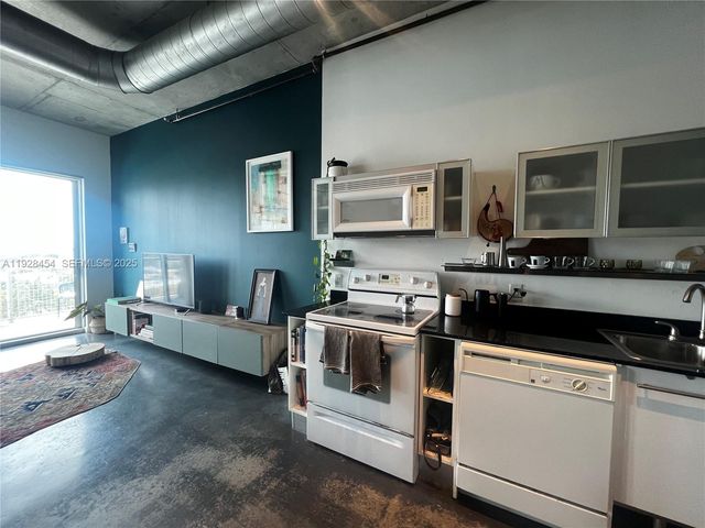 10 SW South River Dr 812, Miami, FL 33130