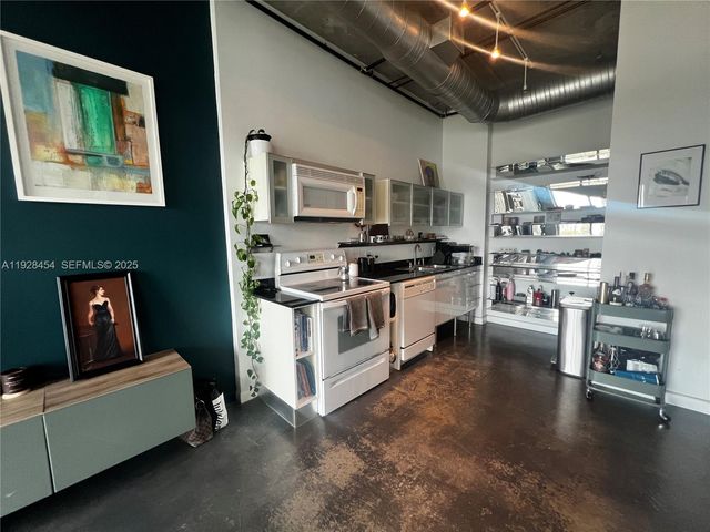 10 SW South River Dr 812, Miami, FL 33130