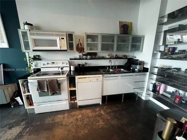 10 SW South River Dr 812, Miami, FL 33130