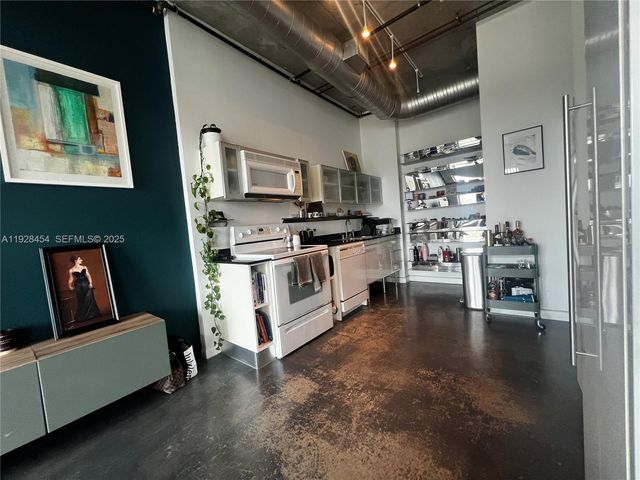 10 SW South River Dr 812, Miami, FL 33130