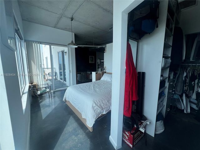 10 SW South River Dr 812, Miami, FL 33130