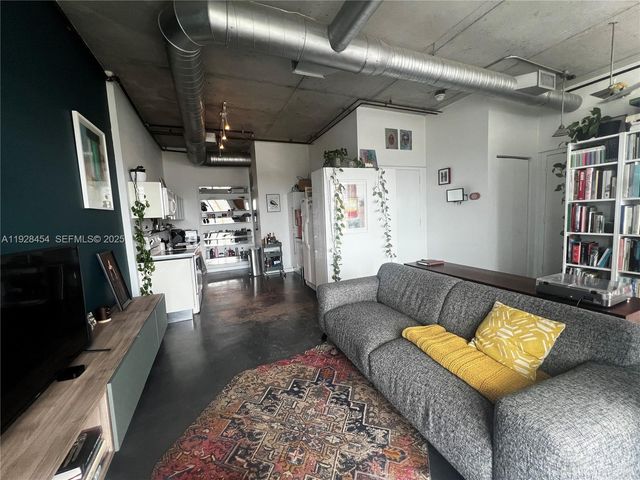 10 SW South River Dr 812, Miami, FL 33130