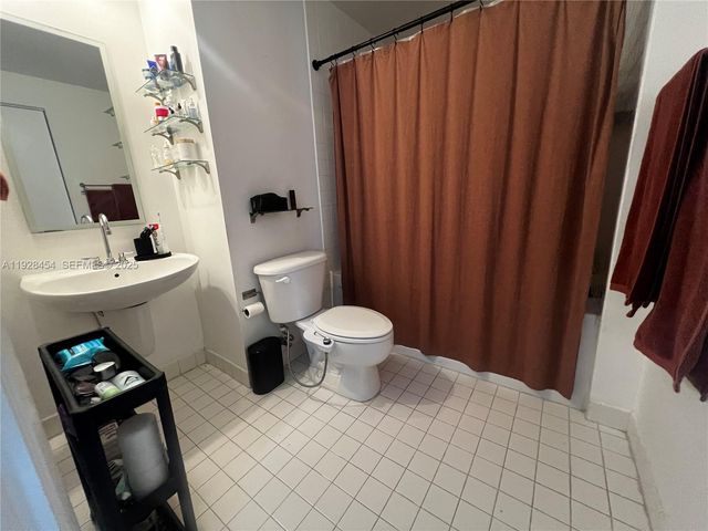 10 SW South River Dr 812, Miami, FL 33130