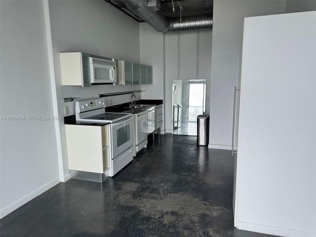 10 SW South River Dr 812, Miami, FL 33130