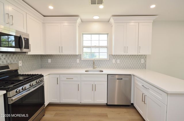 2898 Lenox Street, Toms River, NJ 08755