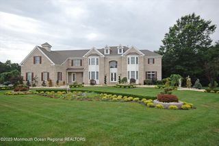 6 Jewel Court, Marlboro, NJ 07746