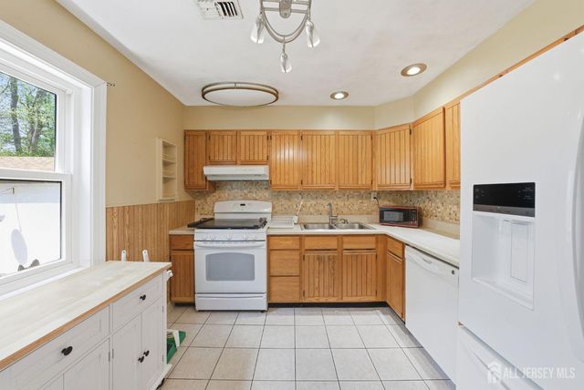 587 Marlboro Road 1, Old Bridge, NJ 08857