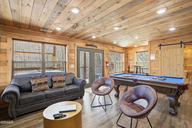 2724 Pine Crest Lane, Sevierville, TN 37862