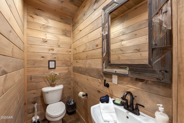 2724 Pine Crest Lane, Sevierville, TN 37862