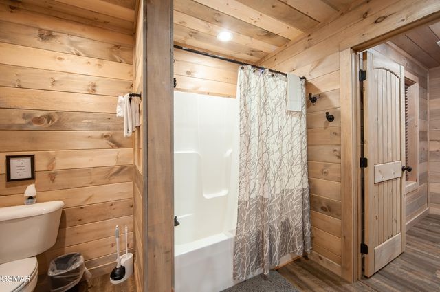 2724 Pine Crest Lane, Sevierville, TN 37862