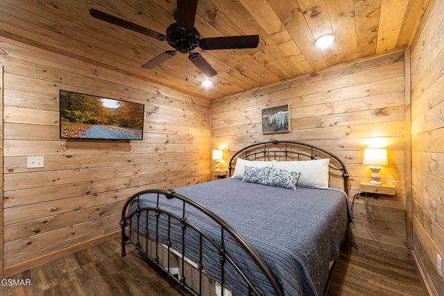 2724 Pine Crest Lane, Sevierville, TN 37862